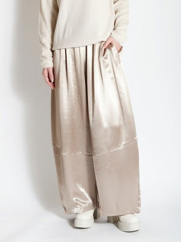 カーブシルエットサテンパンツ